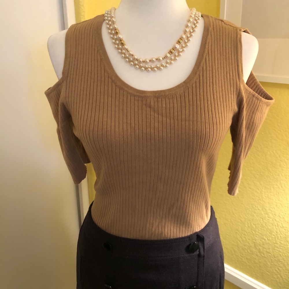 New York and Company Taupe Blouse Size L.